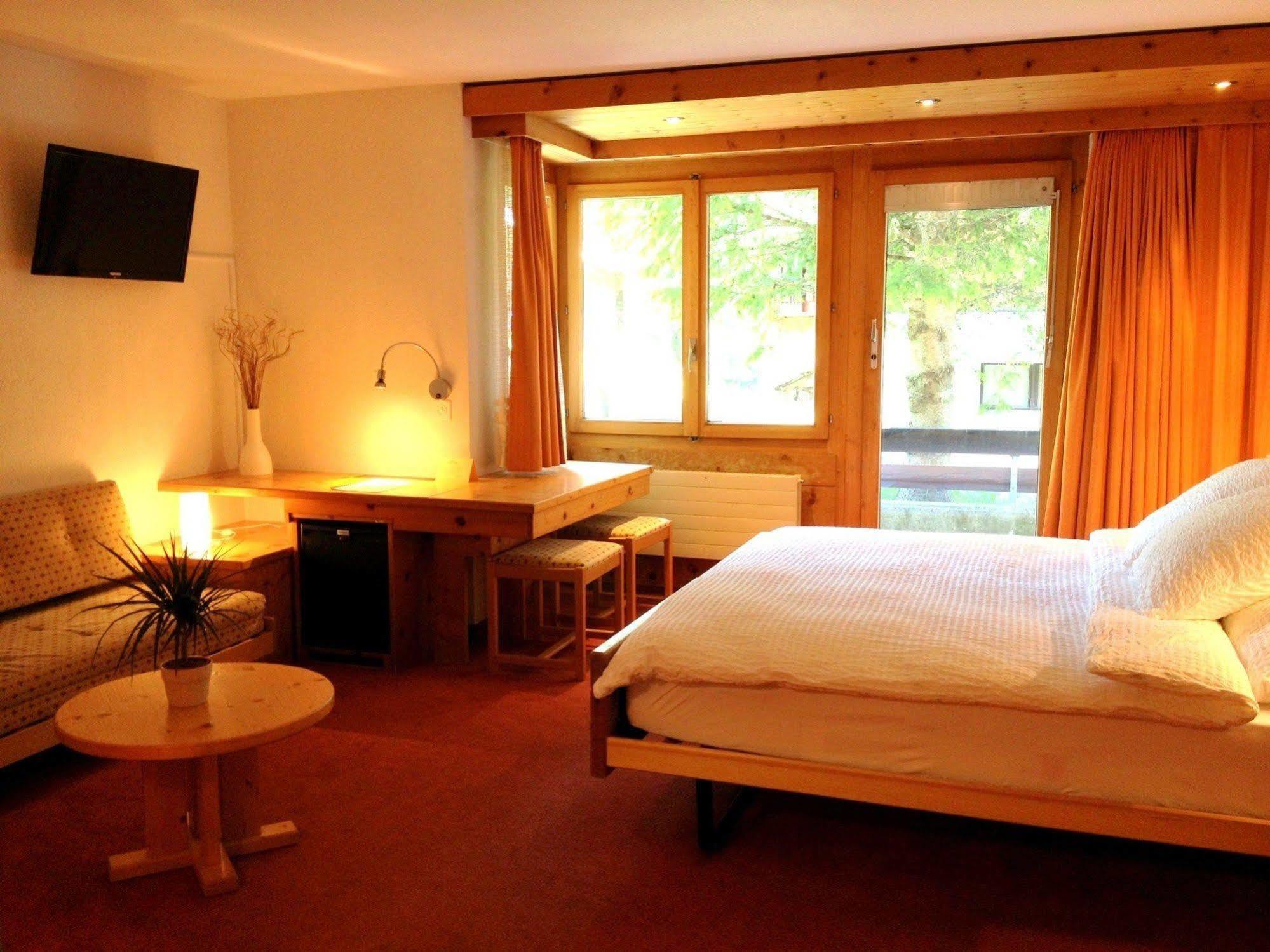 Hotel La Collina Saas Fee Exteriör bild